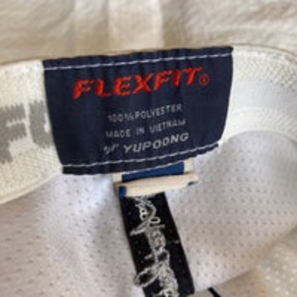 Travis Mathew Flexfit Size Large - X-Large White Golf Hat Distressed - Picture 8 of 8